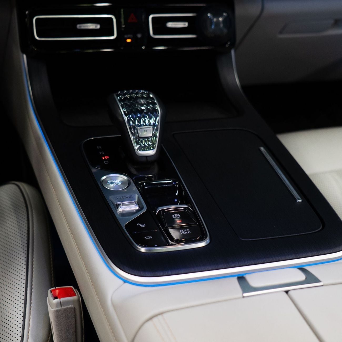 GAC GS8 2.0T GX (4WD) AED 1,724 pm  • 0% Downpayment • GAC GS8 • Agency Warranty