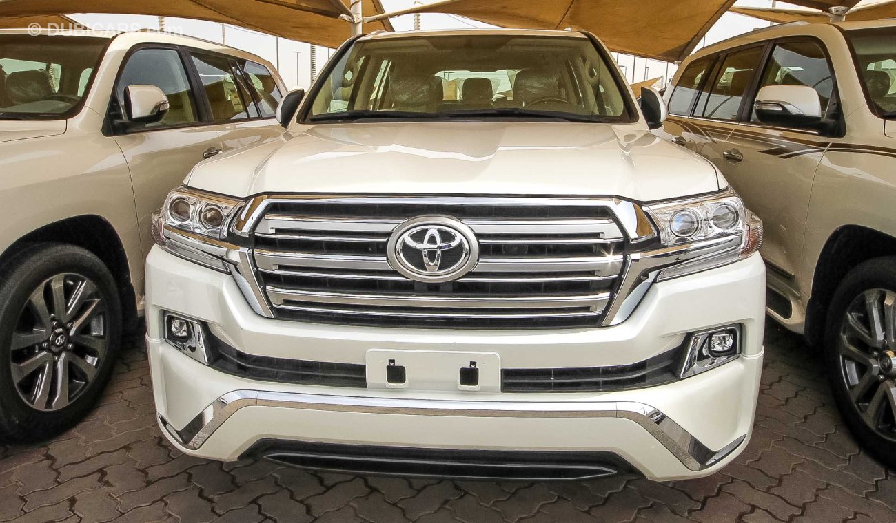 Toyota Land Cruiser VXR V8 5.7