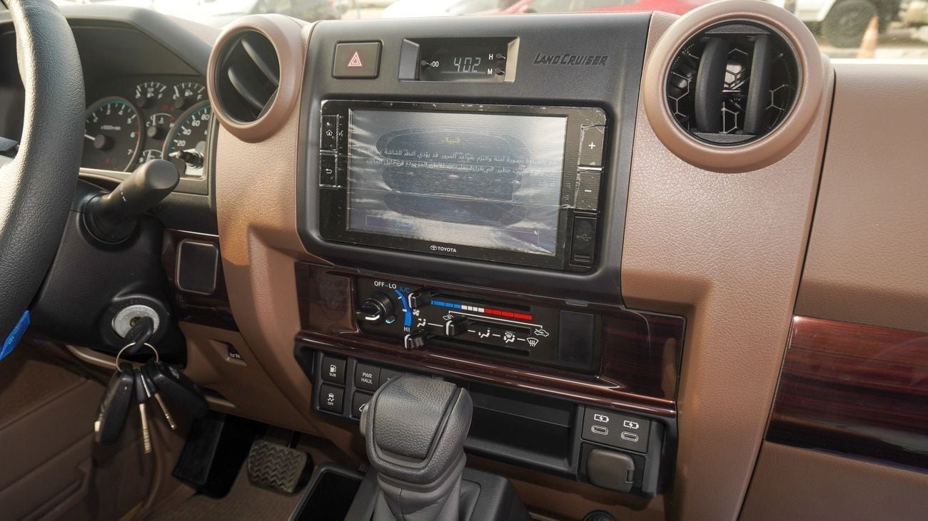 Toyota Land Cruiser Pick Up LX 4.0L V6 SINGLE CABIN A/T