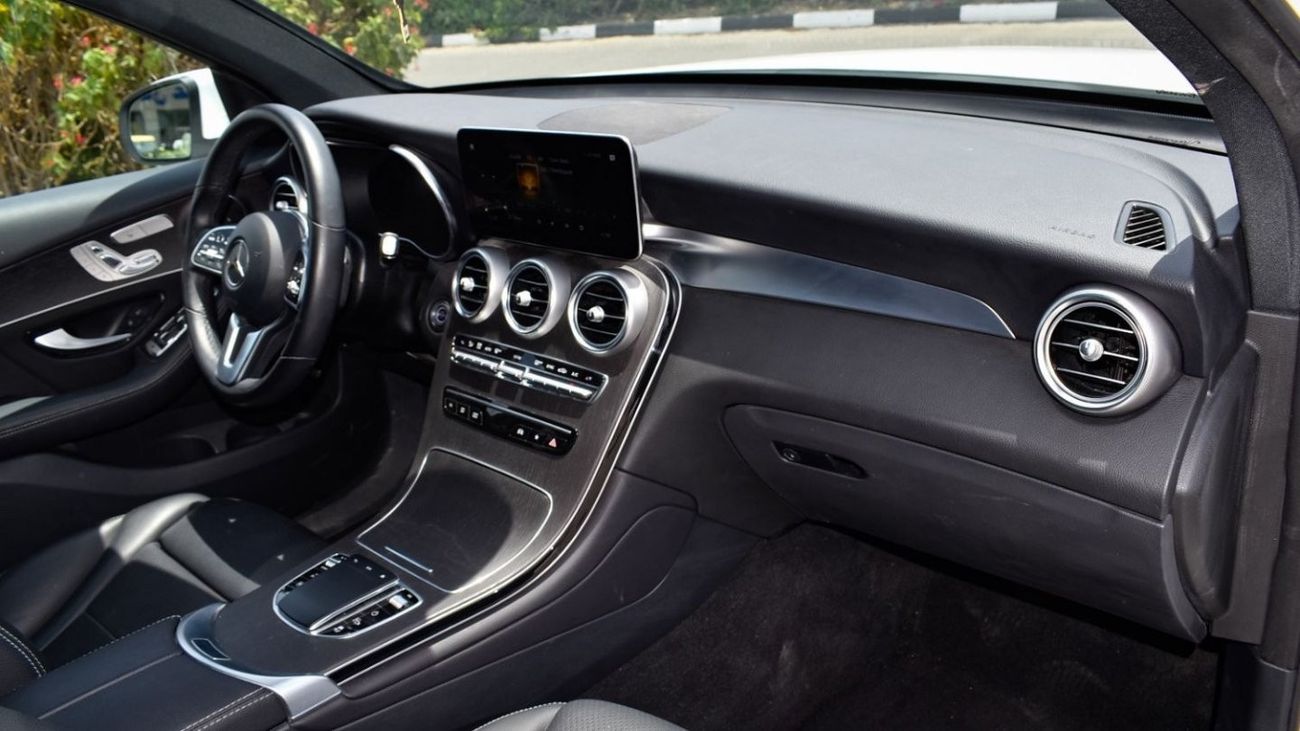 Mercedes-Benz GLC 300 4MATIC Mercedes GLC300 AMG / 2022 / USA