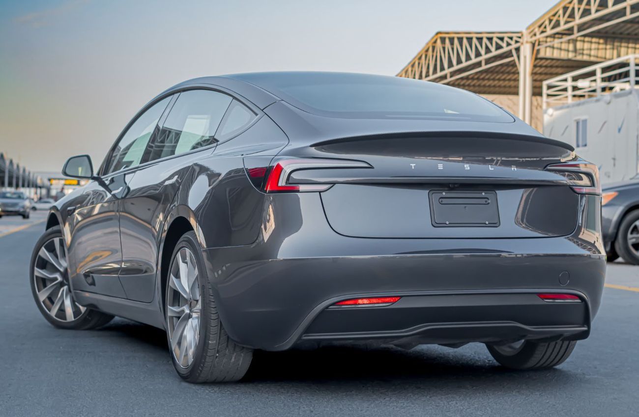Tesla Model 3 Rear-Wheel Drive