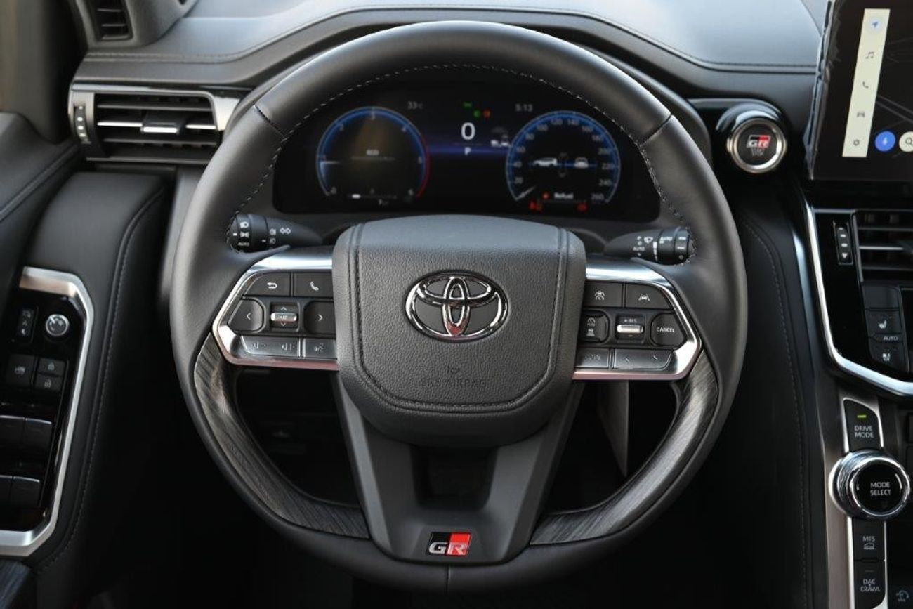 تويوتا لاند كروزر 2025 TOYOTA LAND CRUISER GRS V6 3.3L DIESEL 7 SEAT AT