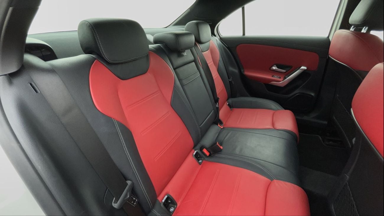 Mercedes-Benz A 35 AMG 4MATIC MERCEDES-BENZ A 35 2L 2022 | 0 DP | 1941/Month | 30 Day Return | Service History