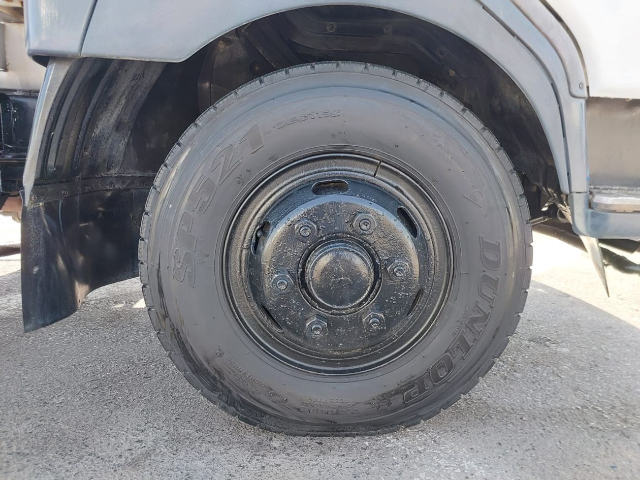 ميتسوبيشي فايتر MITSUBISHI FIGHTER WATER TANKER TRUCK RHD 2001 MODEL 8.2 L DIESEL MANUAL(PM50931)