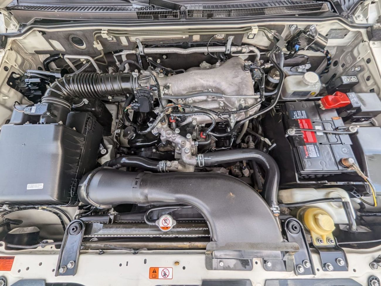 Mitsubishi Pajero Mitsubishi Pajero 2016 LHD white