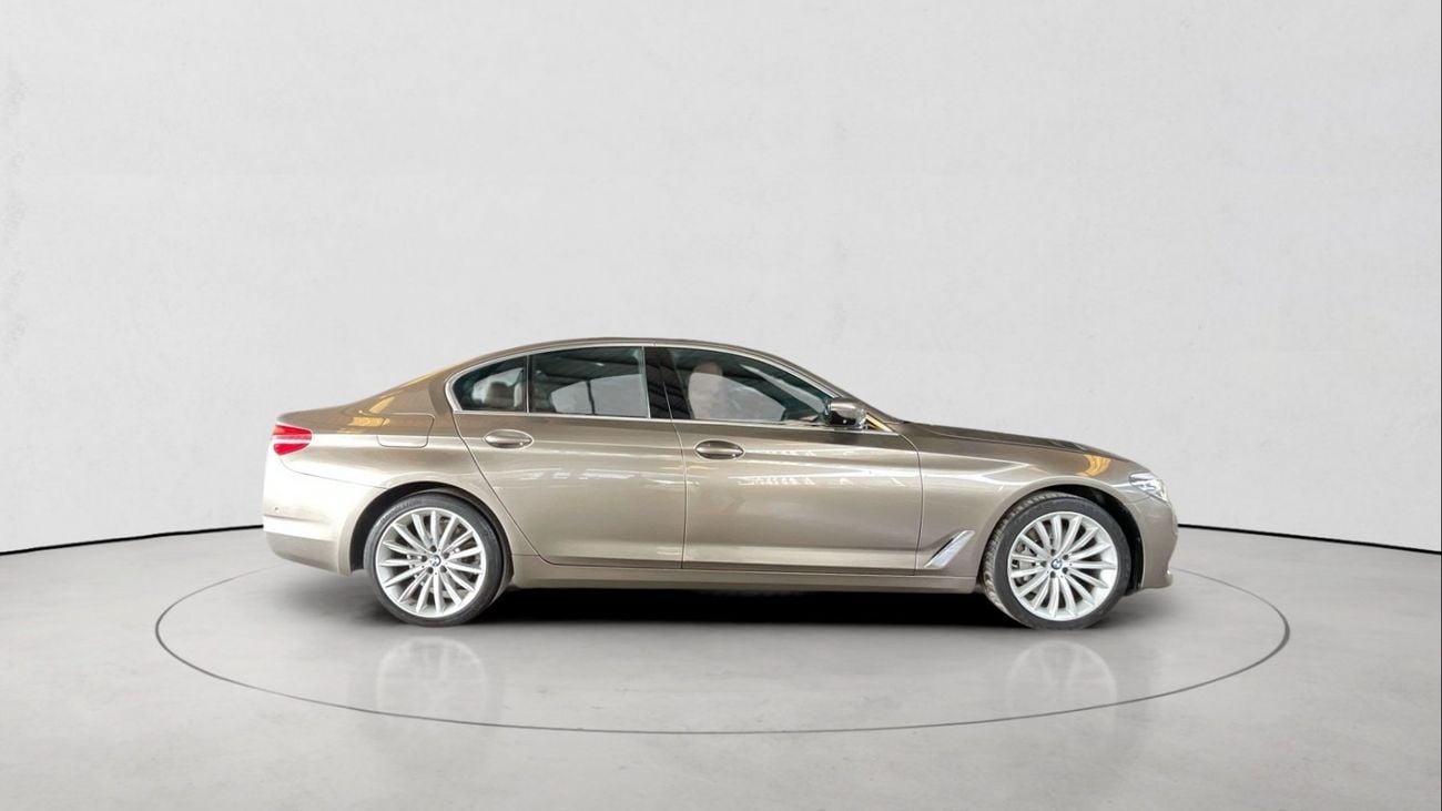 بي أم دبليو 530i LUXURY | شامل الضمان | 0 ﺪﻔﻋﺓ ﺃﻮﻟﻯ