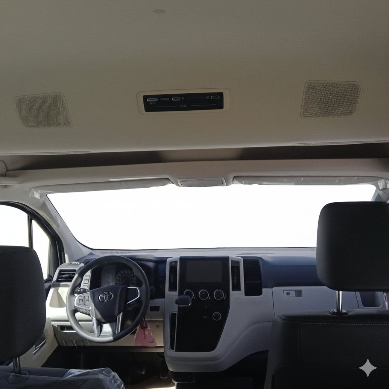 Toyota Hiace Toyota Hiace AT 2026