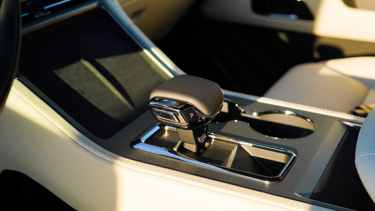 روكس 01 2025 ROX 01 VIP (6 SEATS) / 1.5L HYBRID (PLUG-IN) / 500 HP / WLTC (1,115 KM)