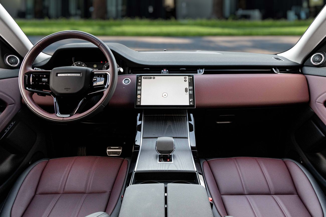 لاند روفر رانج روفر إيفوك Evoque SE P250 R-Dynamic | 3,721 P.M | 0% Downpayment | EVOQUE SE P250 R DYNAMIC!