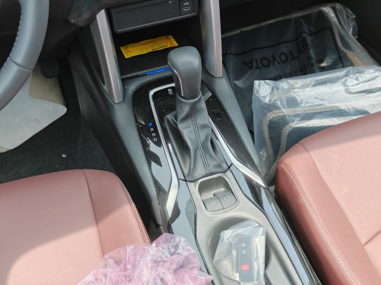 تويوتا كورولا كروس 2025 TOYOTA COROLLA CROSS 2L PETROL V