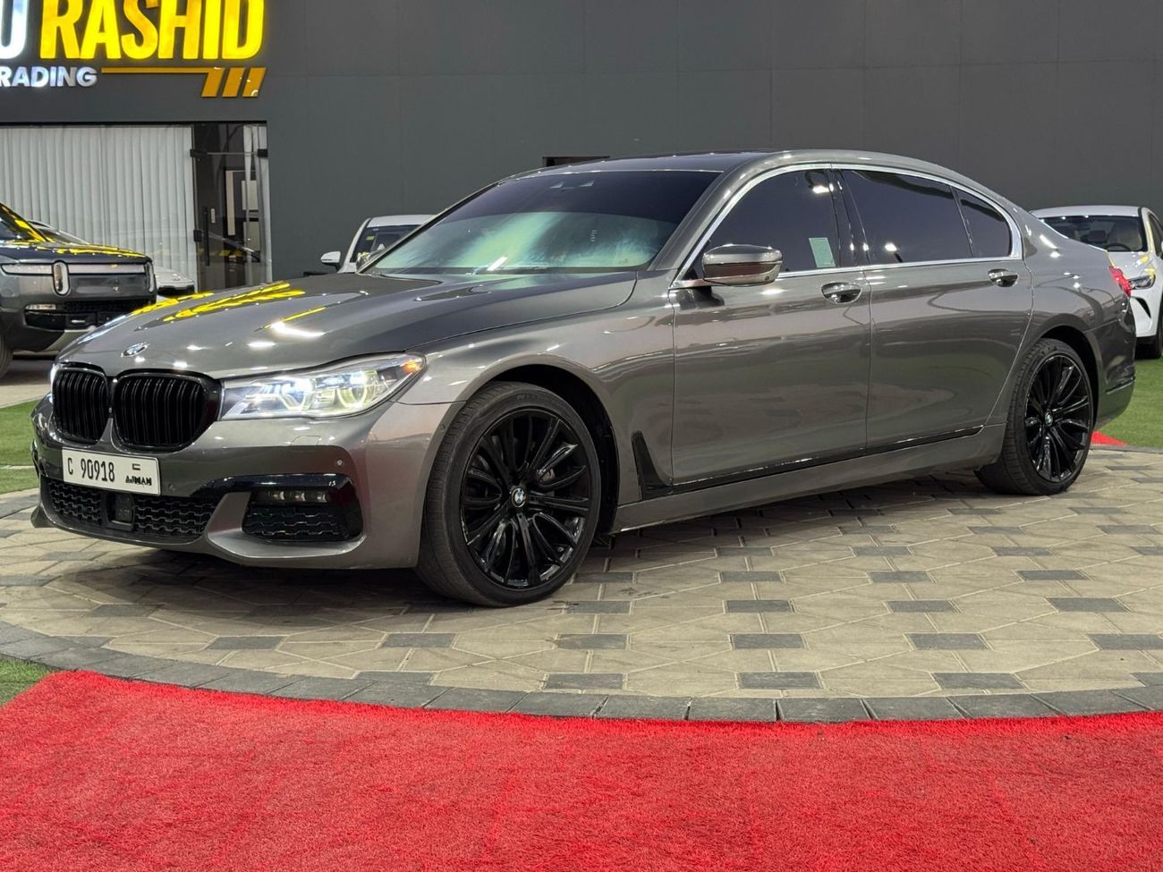 بي أم دبليو 750i 