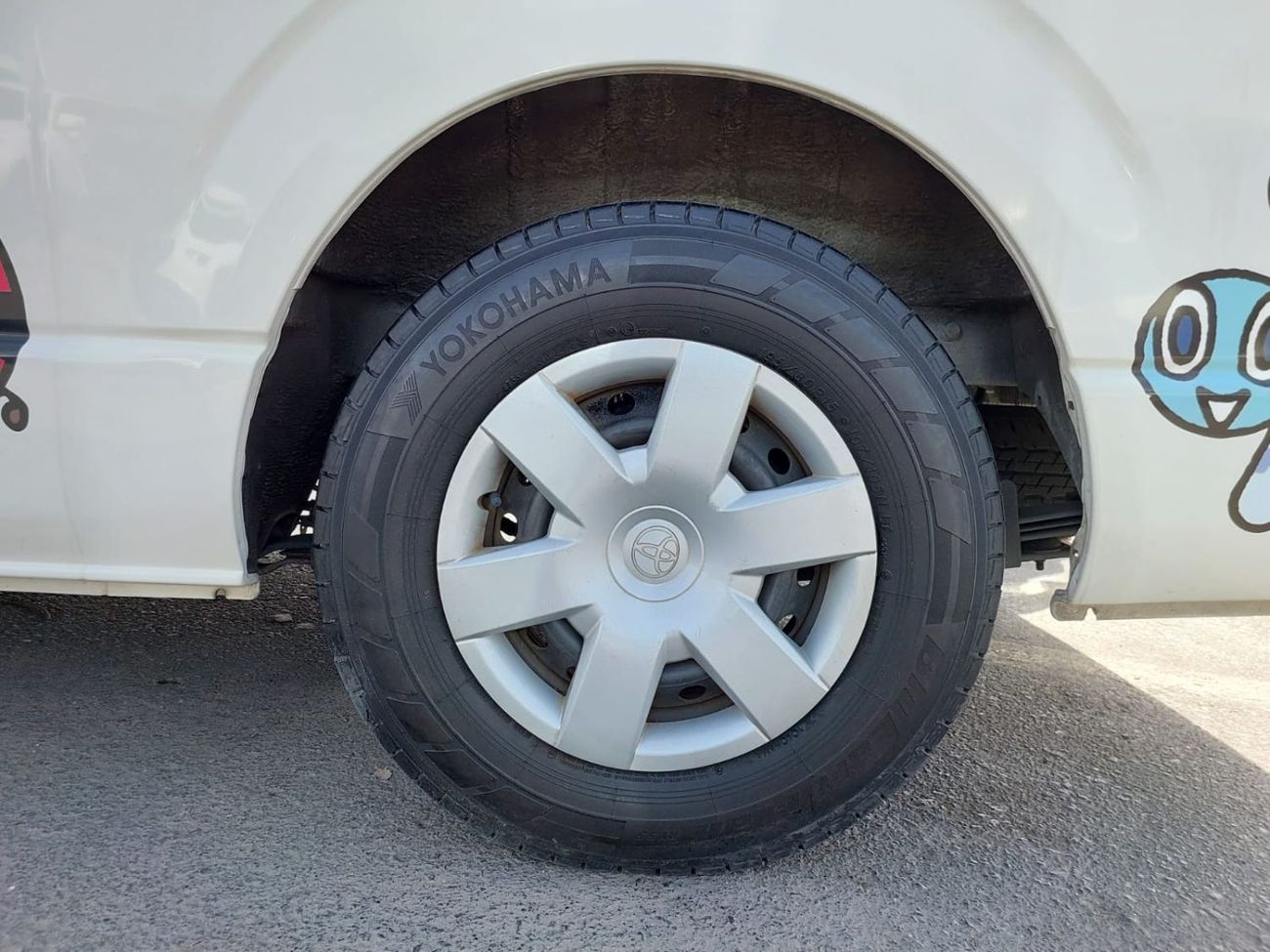 تويوتا هاياس TOYOTA HIACE VAN RHD 2015 MODEL 2.7 L PETROL AUTOMATIC(PM61832)