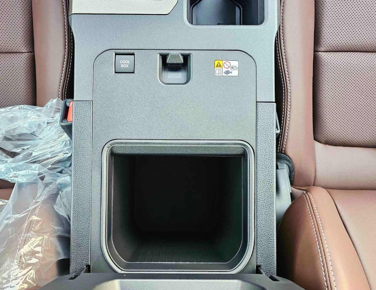 تويوتا برادو ADVENTURE TURBO / 2.8L V4 DIESEL / DRIVER POWER SEAT WITH LEATHER /DVD+CAMERA / COOL BOX (CODE # PDA