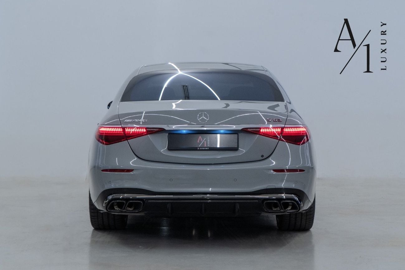مرسيدس بنز S 63 AMG 2024 With black And Red Carbon Fibre Interior, Excellent Condition, European Spec