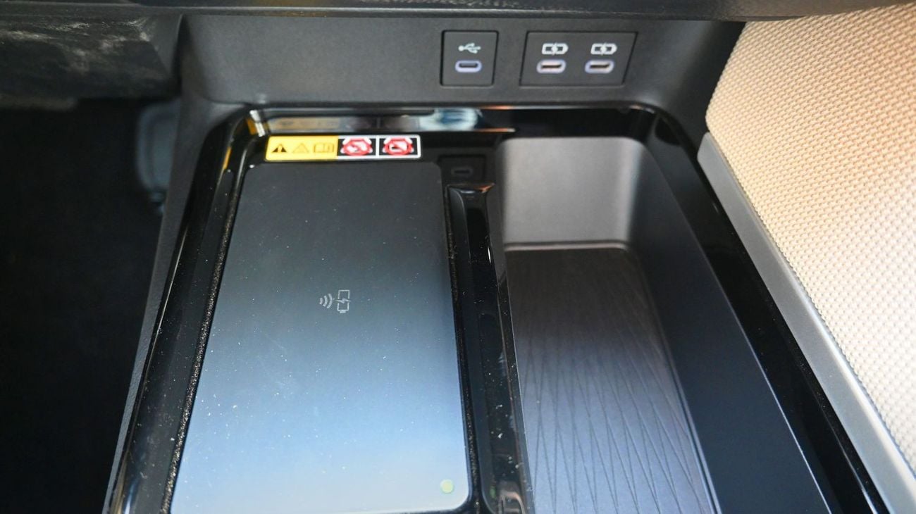 Toyota Camry Toyota Camry -LE- 2.5L Hybrid AT Panorama Full option