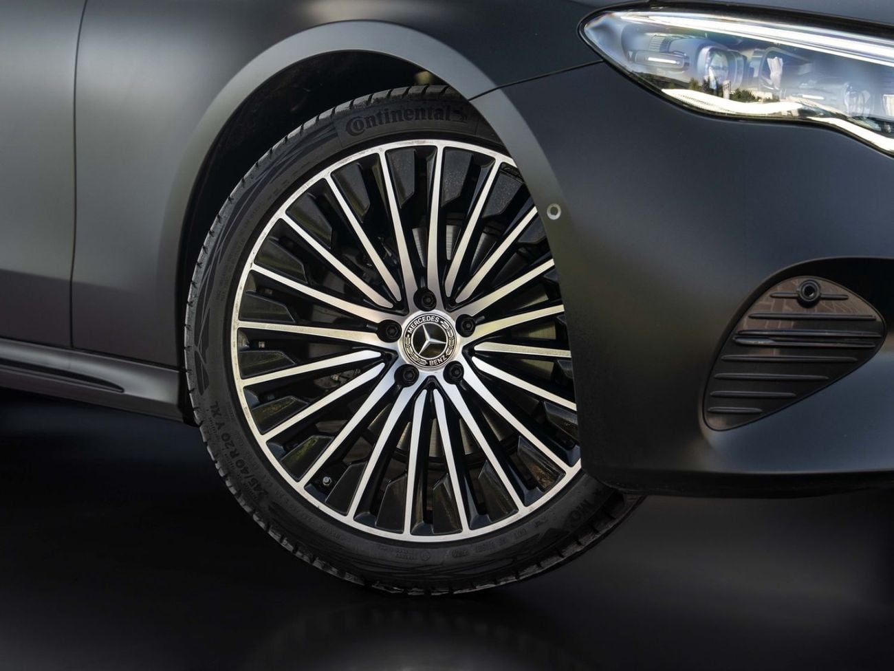 مرسيدس بنز E200 STD Mercedes-Benz E-Class 2025 مقابل 3,440.00 AED شهريًا