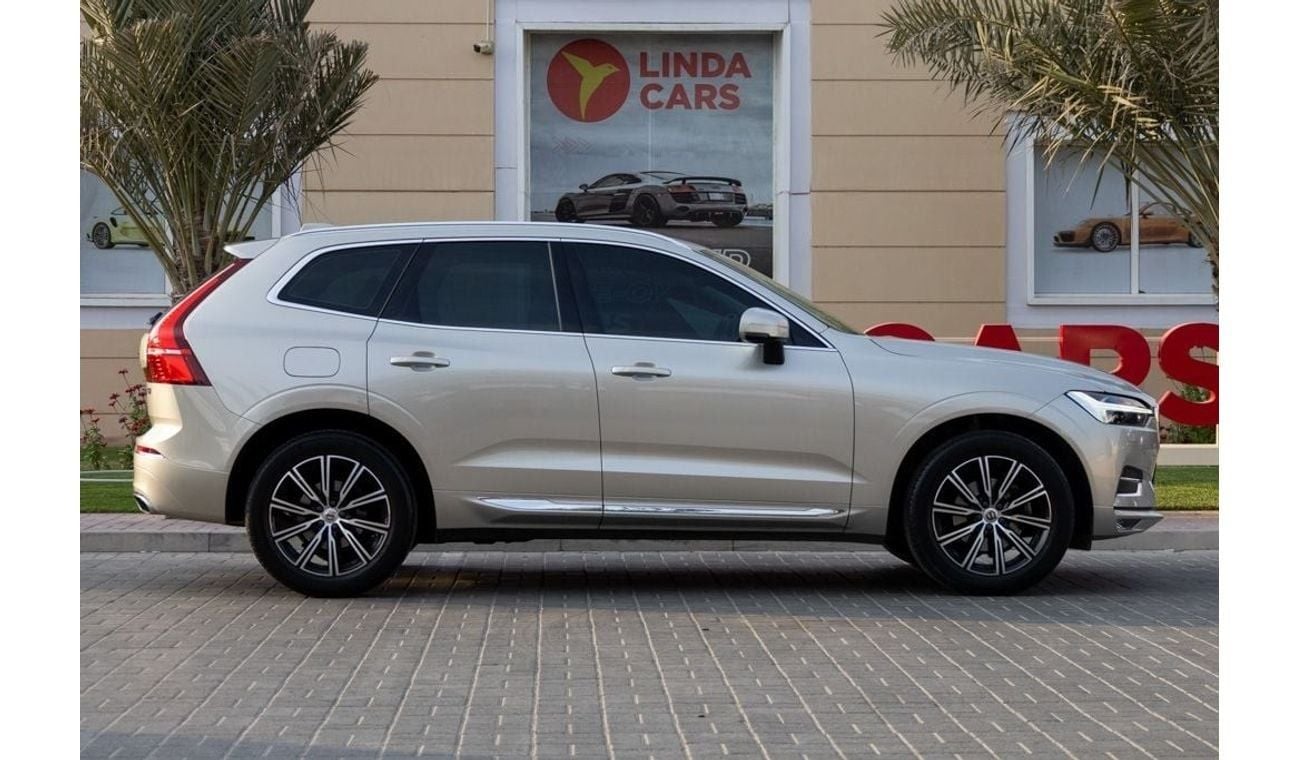 فولفو XC 60 T5 Momentum 2.0L AWD Volvo XC60 T5 2021 GCC under Agency Warranty and Service Contract with Flexible