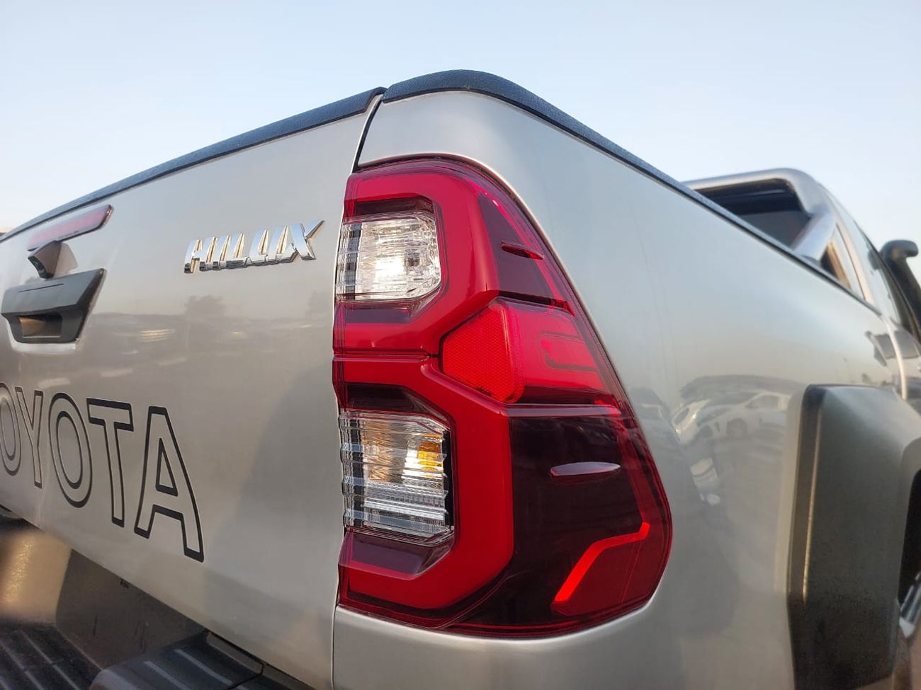 Toyota Hilux TOYOTA HILUX PICKUP RHD 2024 MODEL 2.8 L DIESEL AUTOMATIC(PM82106)