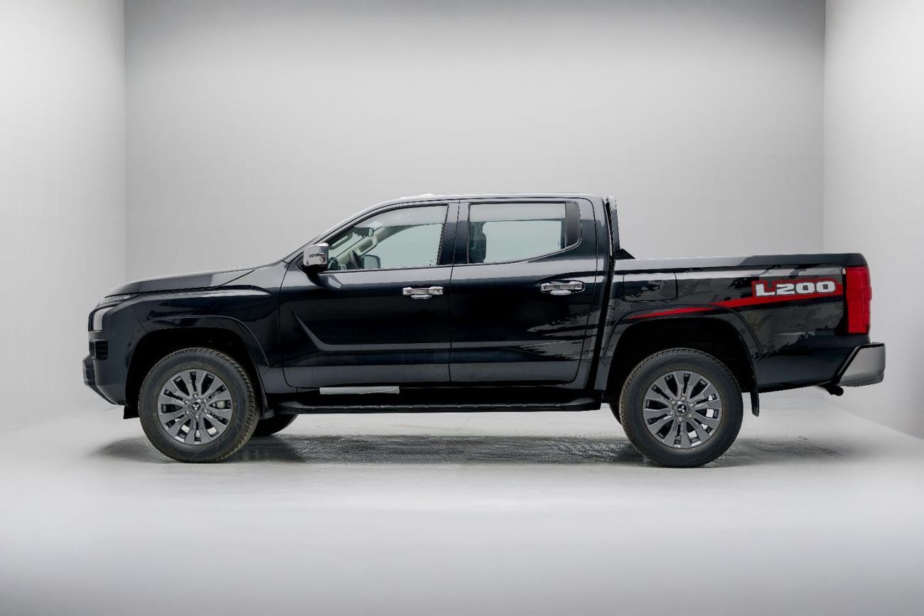 ميتسوبيشي L200 GLS 2.4L - Manual - Black Inside Black | Export Only