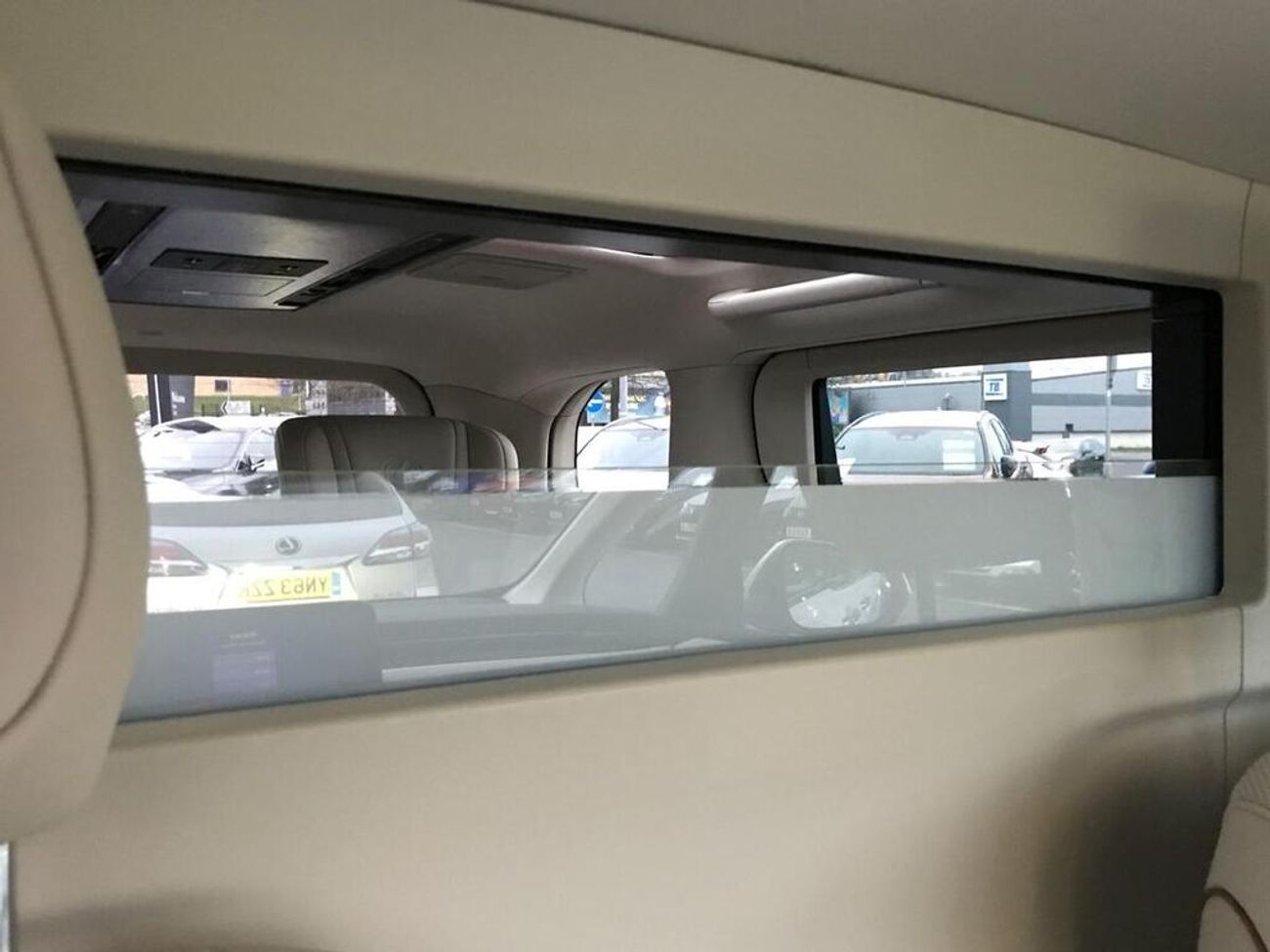 Lexus LM 350h 2.5 350h Takumi E-CVT AWD Euro 6 (s/s) 5dr ( EXPORT ONLY)