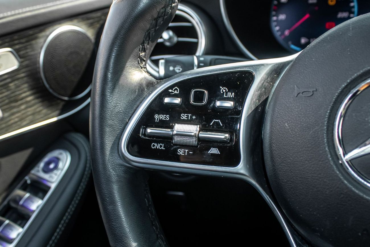 Mercedes-Benz GLC 300 4MATIC 2.0L