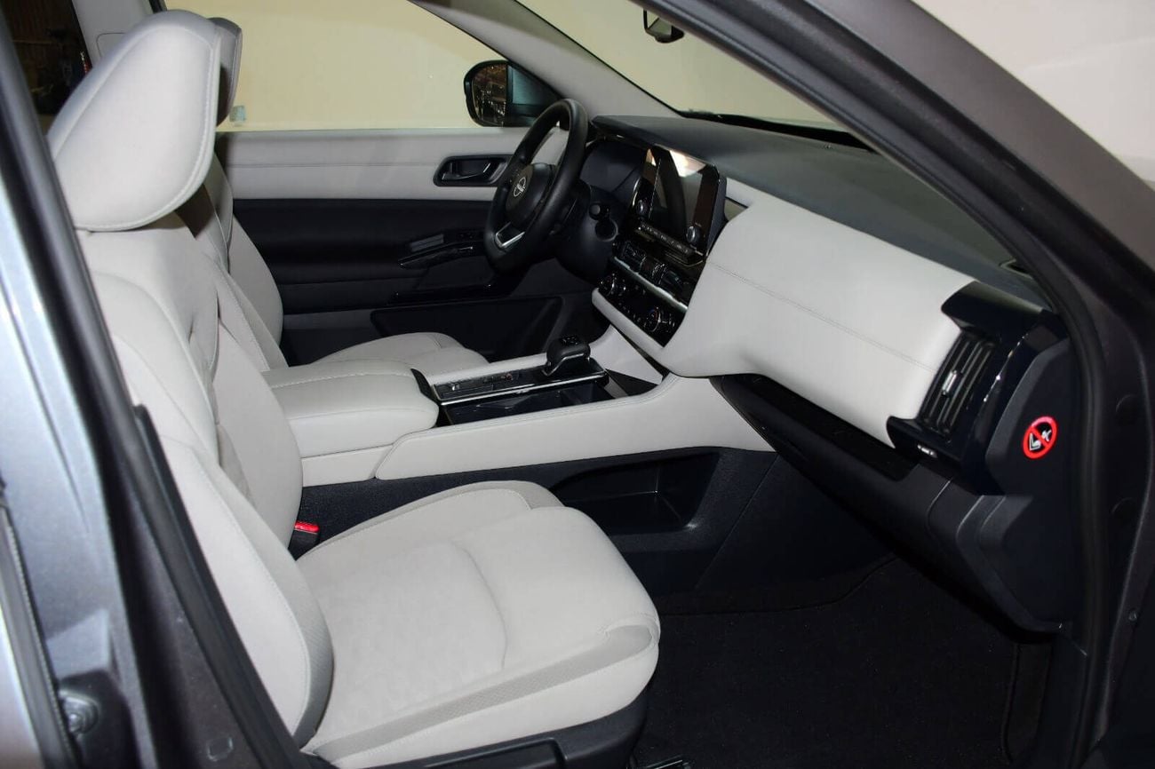 Nissan Pathfinder S 2WD 2.0