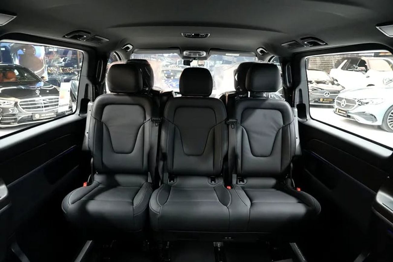 مرسيدس بنز V 300 Mercede-Benz V 300 AVANTGARDE | GCC 0km | Agency Warranty | 360 View | 64 colors Ambeint Lights