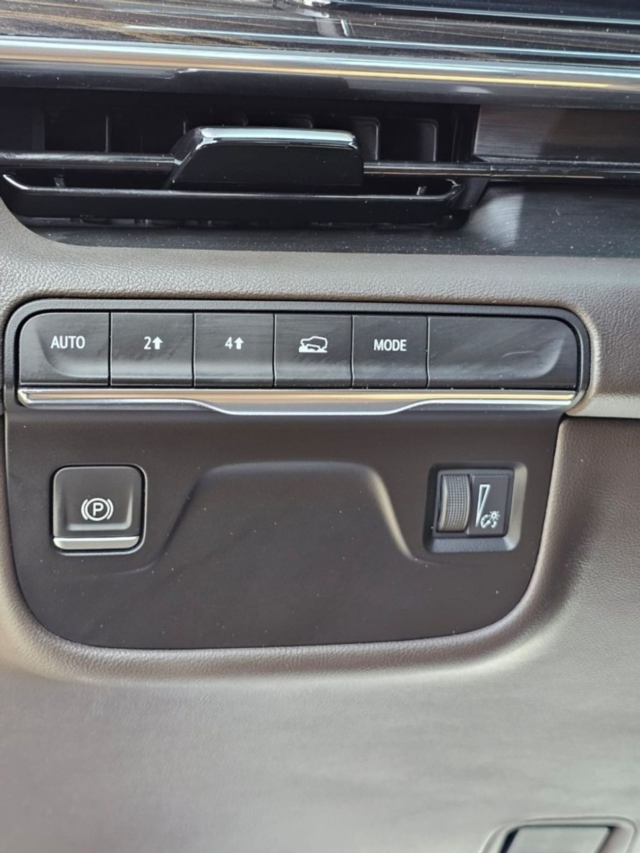 Cadillac Escalade Premium Luxury Platinum 6.2L 4WD