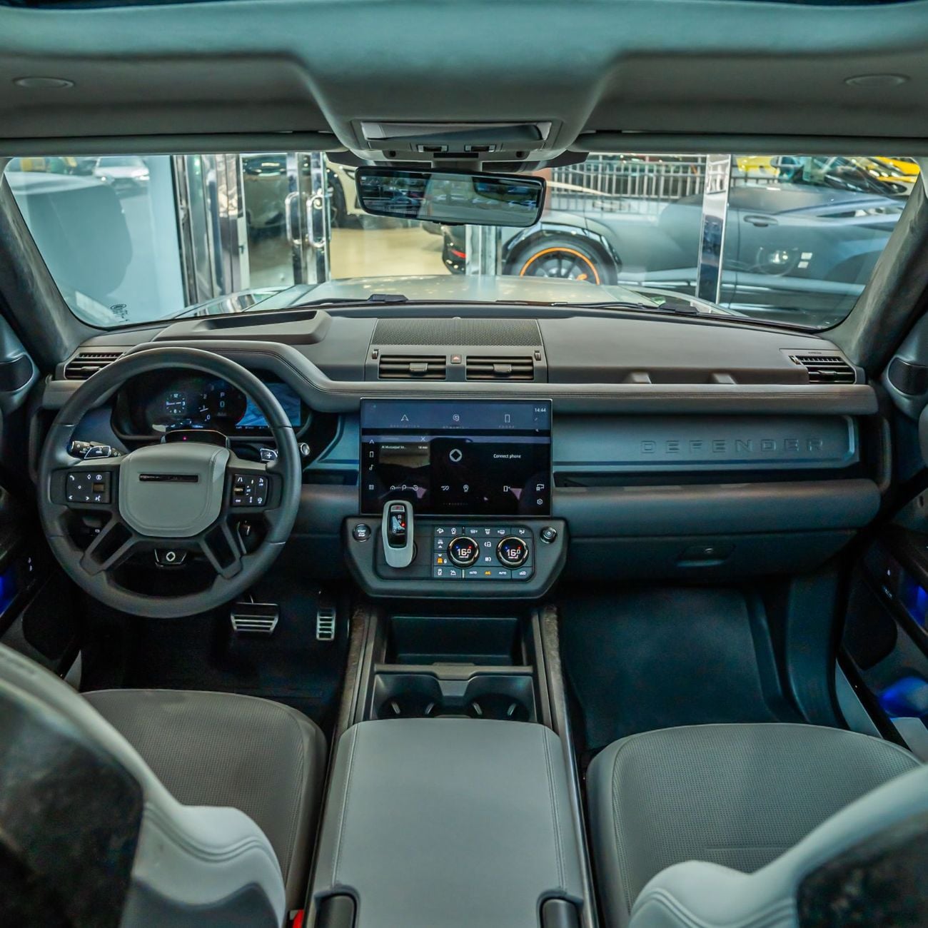 Land Rover Defender 110 OCTA EDITION ONE P635