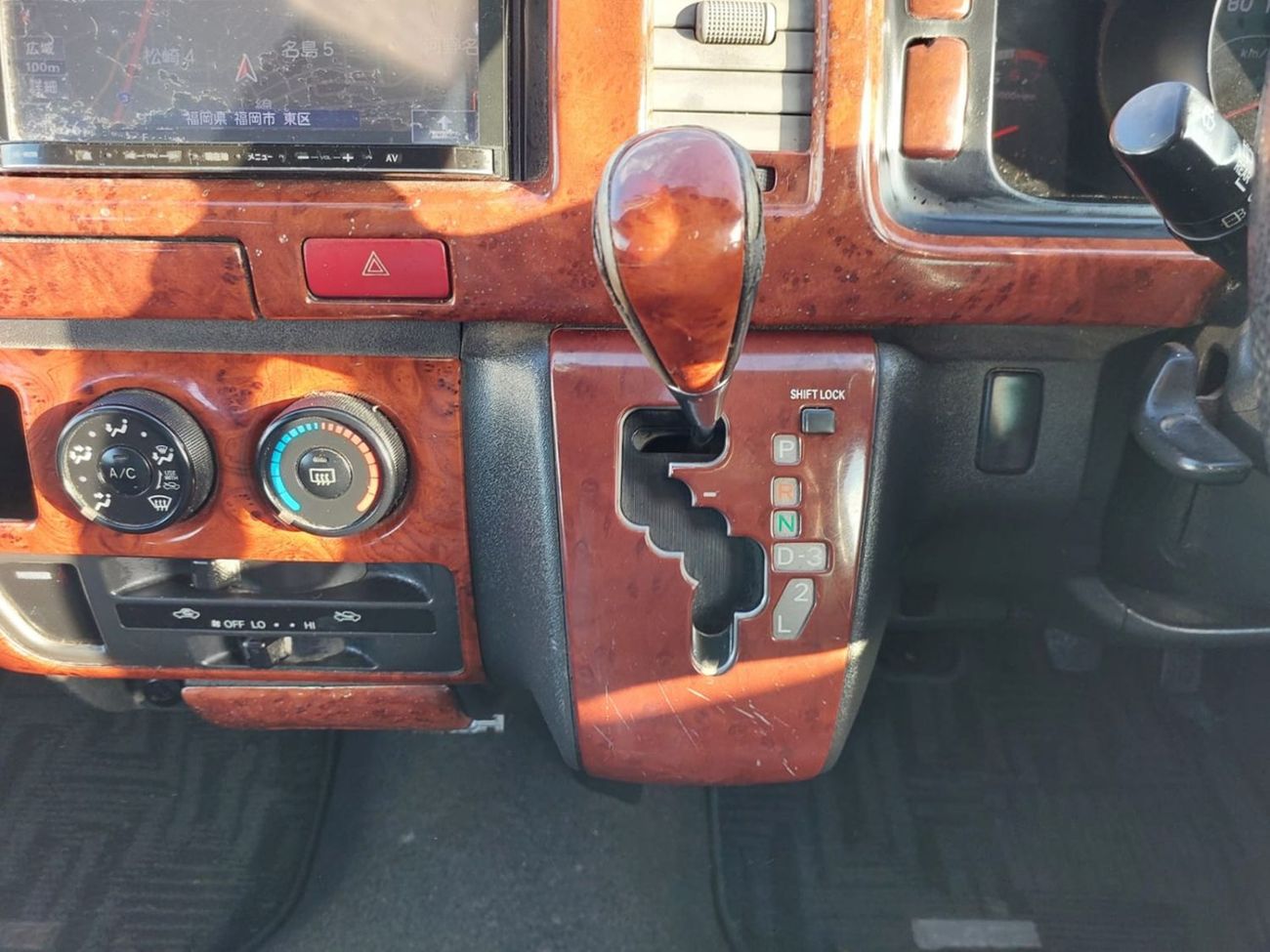 Toyota Hiace TOYOTA HIACE VAN RHD 2005 MODEL 2.0 L PETROL AUTOMATIC(PM19959)