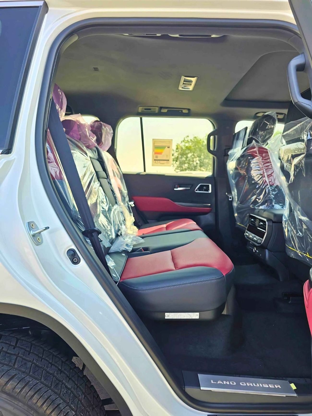 Toyota Land Cruiser VXR LC300 TWIN TURBO / 3.3L DIESEL V6 / LEATHER, SUNROOF / FULL OPTION (CODE#LCDVXRH)