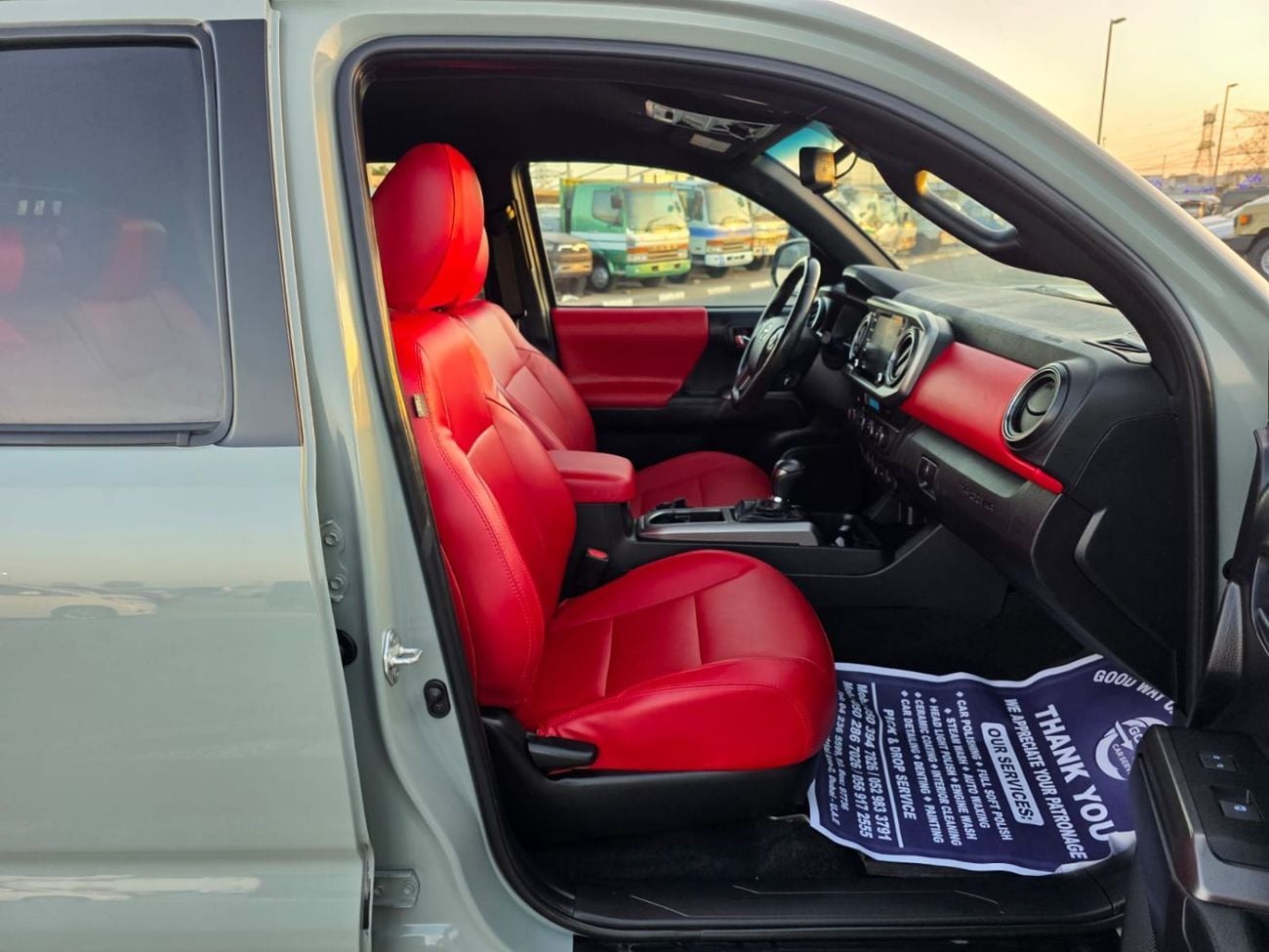Toyota Tacoma TRD OFF ROAD (NON GCC) 2022 Model TRD off Road full option 4x4 , Push button and leather seats