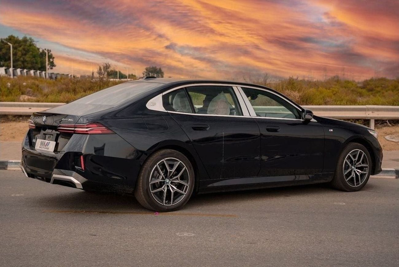 بي أم دبليو i5 2024 BMW i5 e-Drive 35L M-Sport package RWD 0km