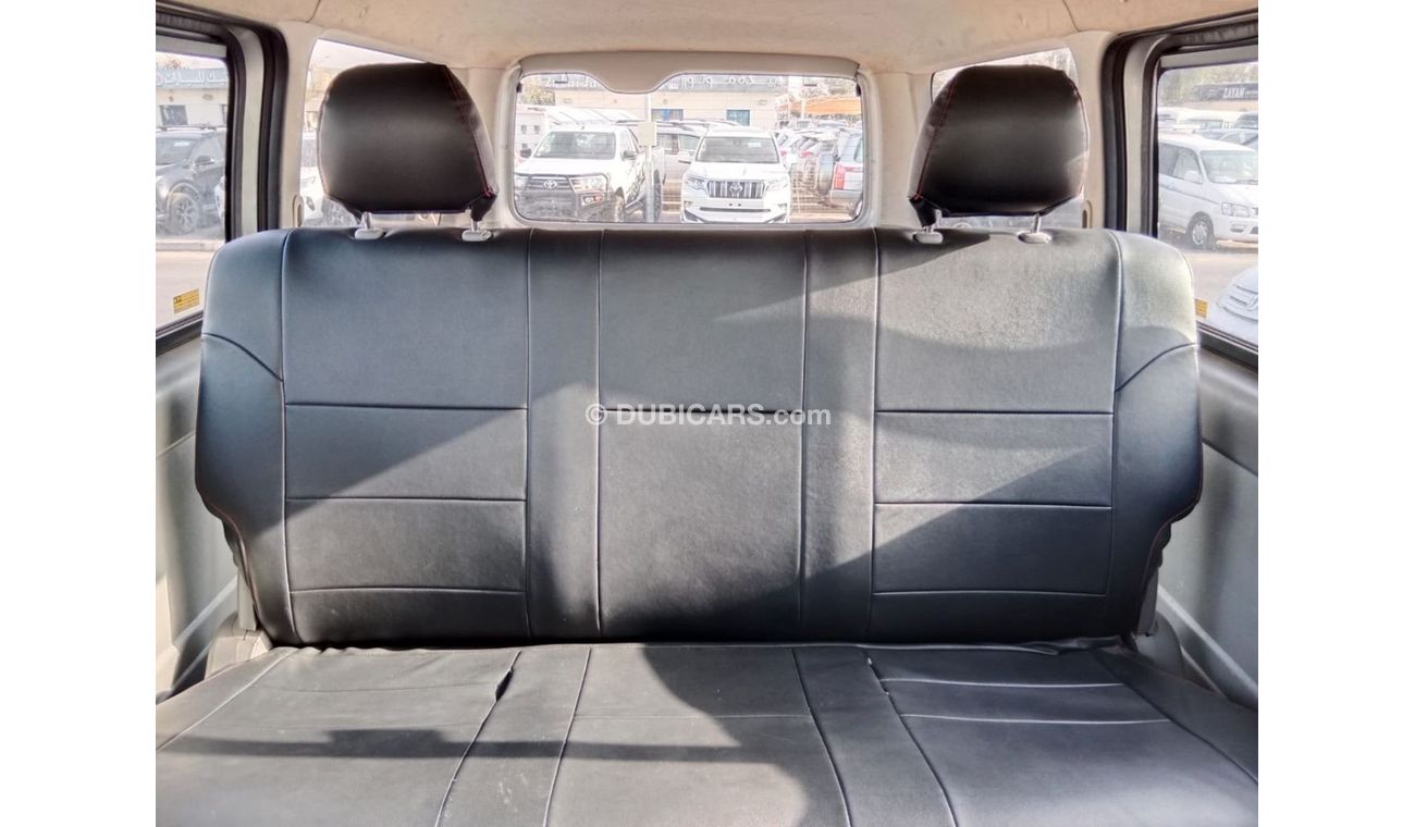 Toyota Hiace TOYOTA HIACE VAN RIGHT HAND DRIVE (PM1326)