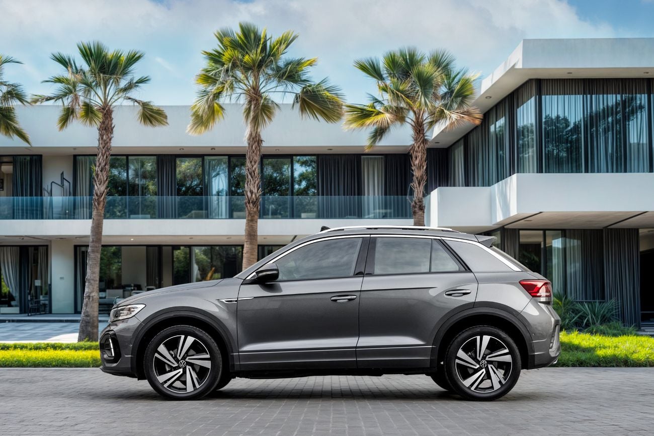 فولكس واجن T ROC R-Line T-Roc R-LINE | 2,155 P.M | 0% Downpayment | EXTENDED WARRANTY | FULL OPTION!