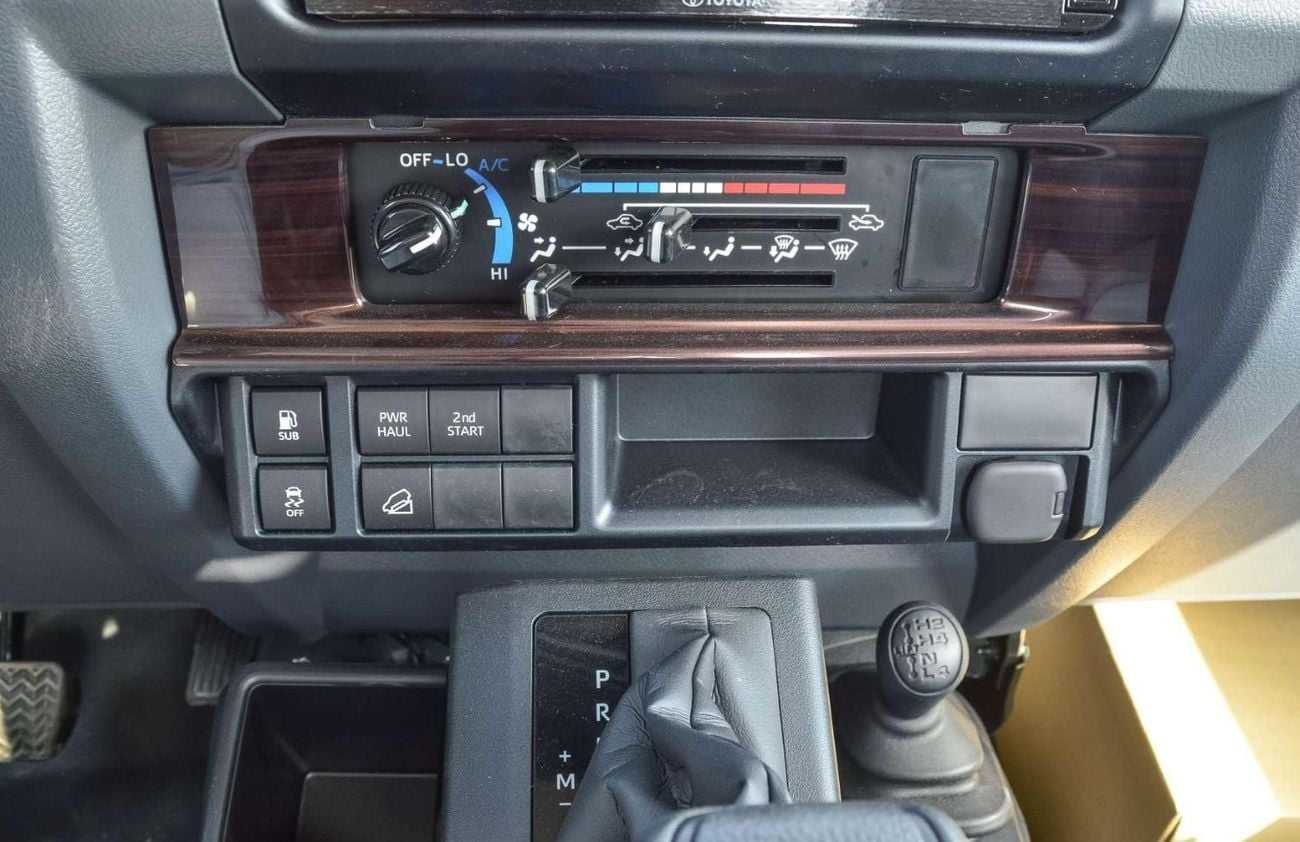 Toyota Land Cruiser Pickup 70 4.0L 4WD PETROL 2026