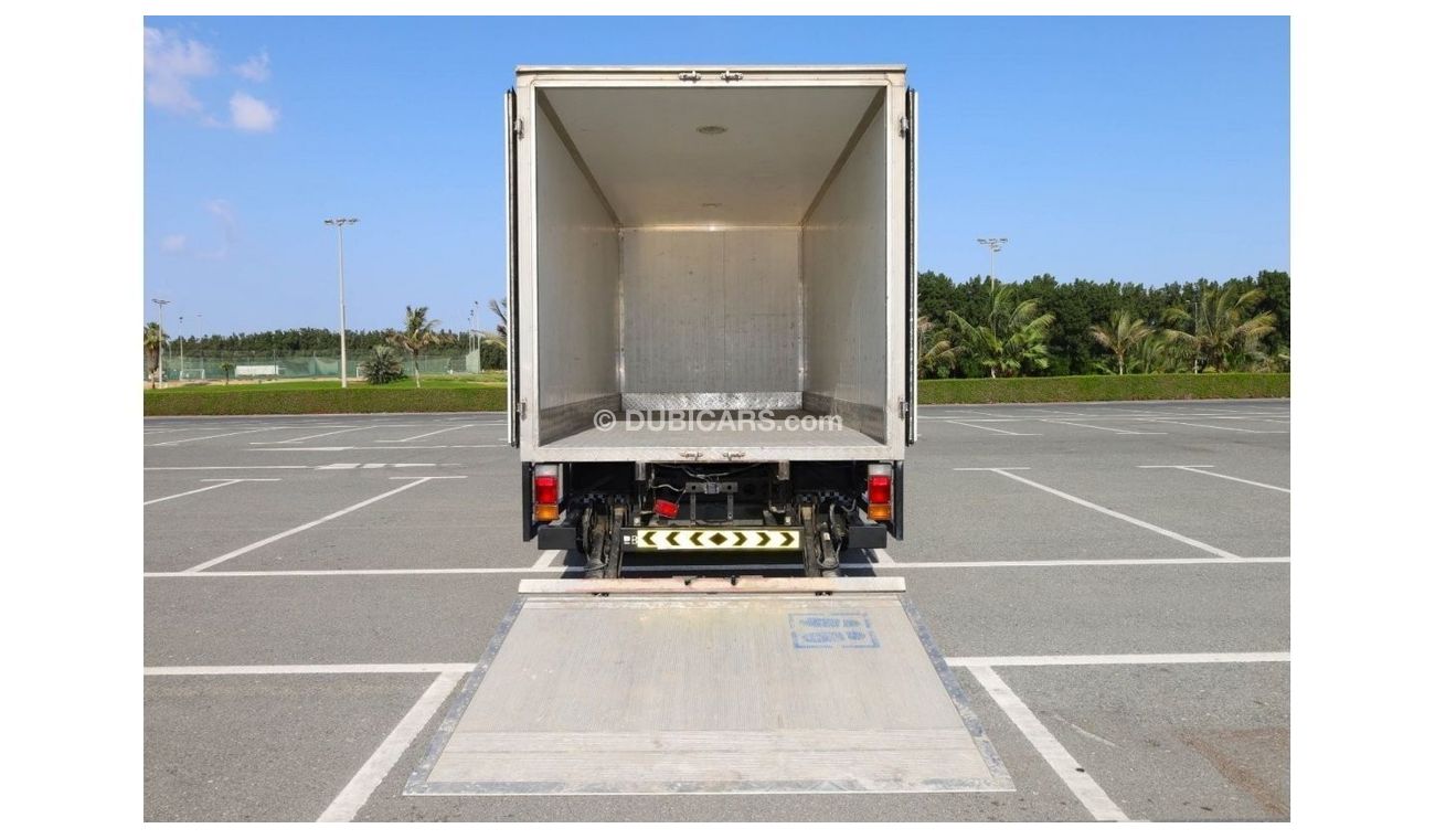 Isuzu NPR | BAR CARGO-LIFT ( TAIL LIFT ) | INSULATED BOX | GCC SPECS | EXCELLENT CONDITION