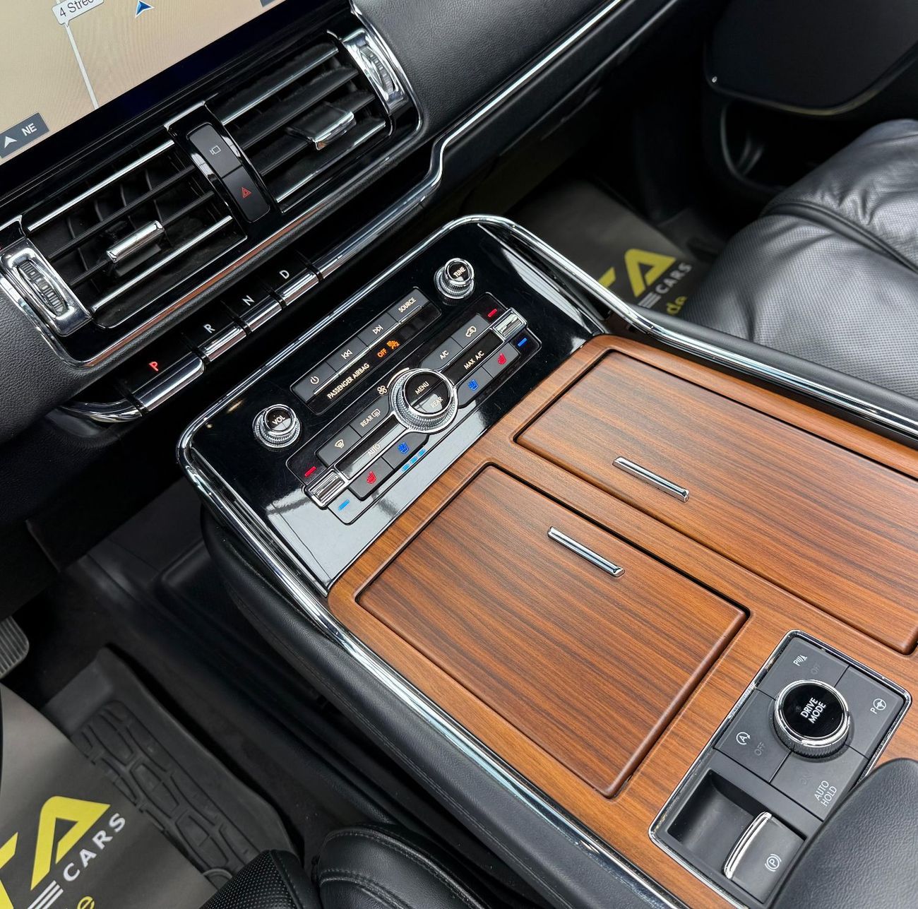 Lincoln Navigator Presidential 3.5L 2019 Lincoln Navigator Presidential, Warranty, Full Lincoln Service History, 8 Sea