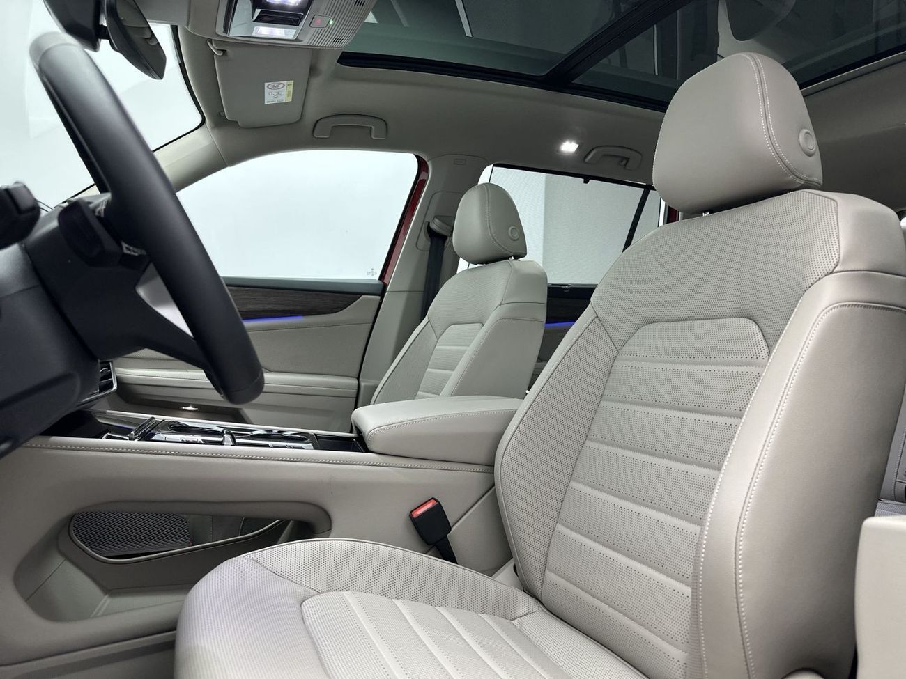 Volkswagen Teramont Comfortline 3.6L Comfortline 2L (Ref#38430) - 29,100 AED SAVINGS from New Car