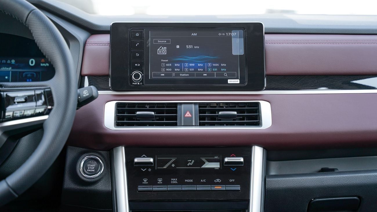 ميتسوبيشي إكسباندر كروس جديدة كلياً 2026 Mitsubishi Xpander Cross Premium (N-XP-CR-1.5-P-26) محرك 1.5 لتر | 7 ركاب | مواصفات