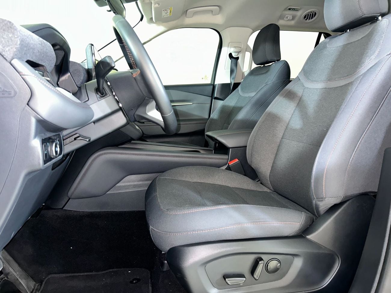 Ford Explorer E3225 EXPLORER ACTIVE 200A 4WD 2.3L ECOBOOST AT CLOTH / AL TAYER MOTORS AL QOUZ SHOWROOM