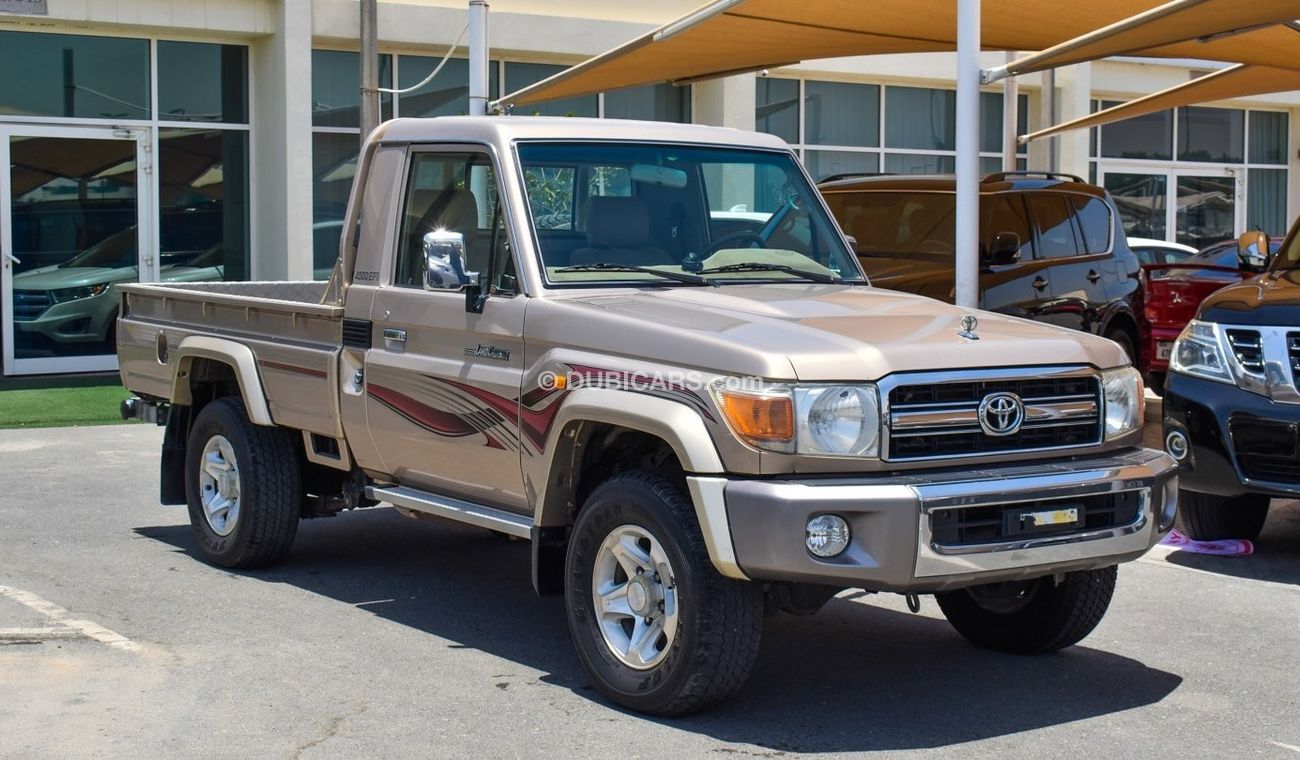 Toyota Land Cruiser Pick Up