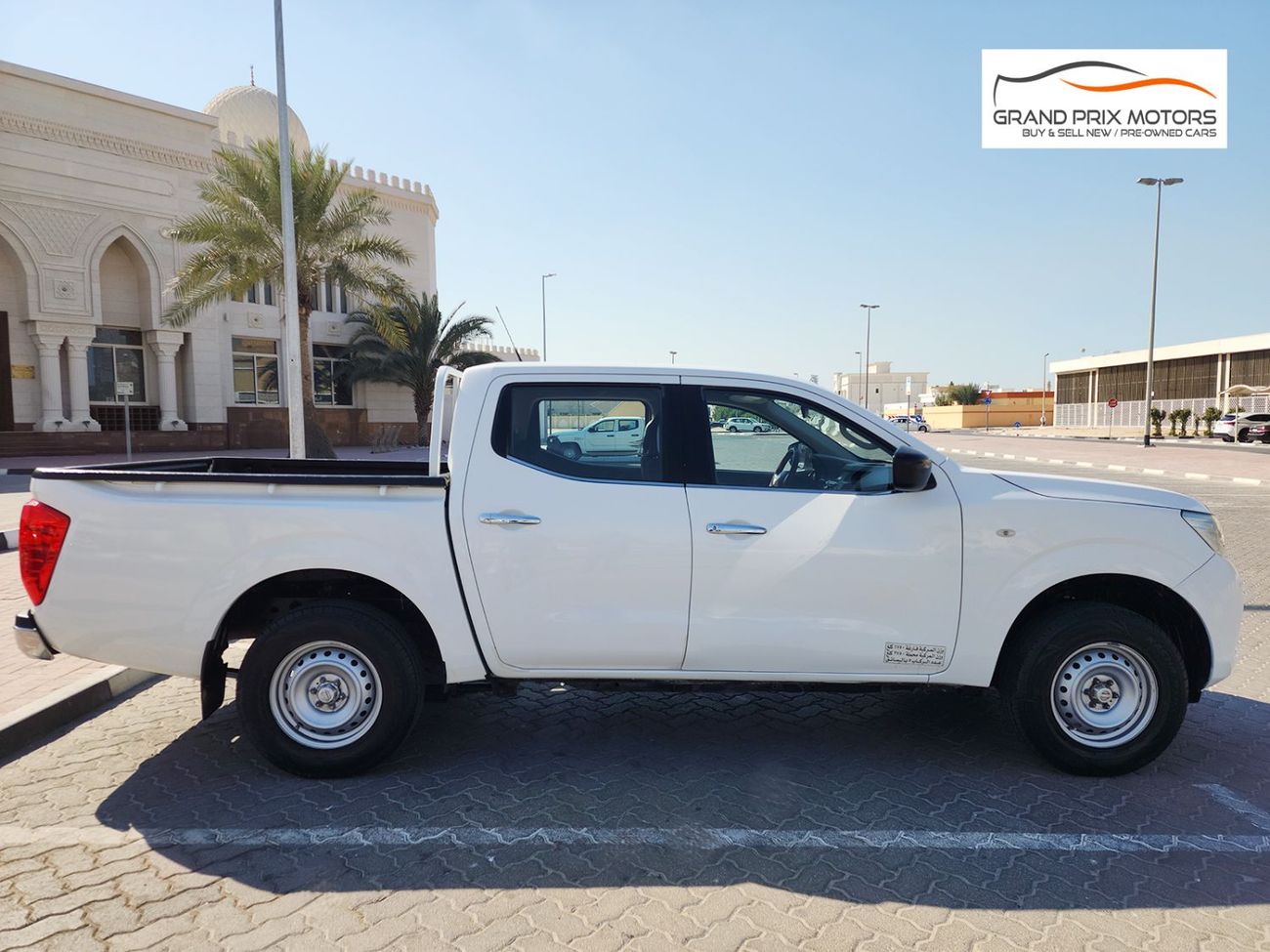 Nissan Navara Std 2.5L RWD A/T DOUBLE CABIN