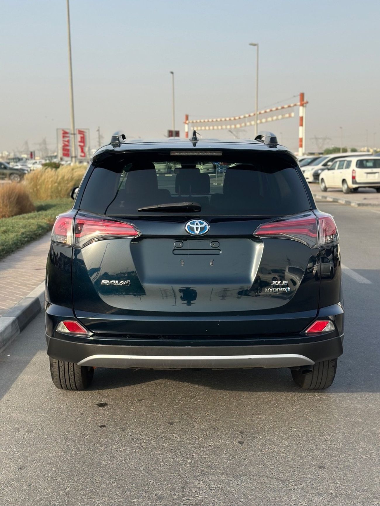 تويوتا راف ٤ XLE 2.5L