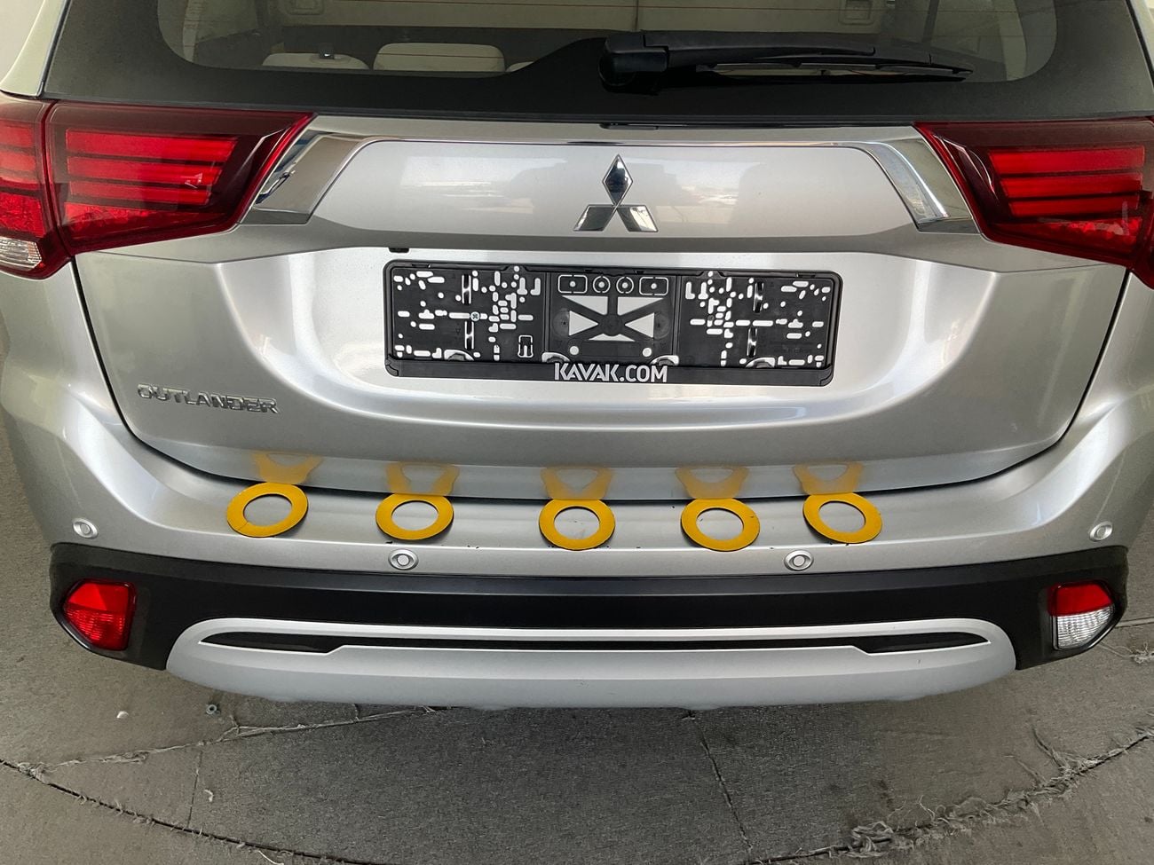 ميتسوبيشي آوتلاندر 2.4 GLX ABS 7SEAT BASIC | شامل الضمان | 0 ﺪﻔﻋﺓ ﺃﻮﻟﻯ