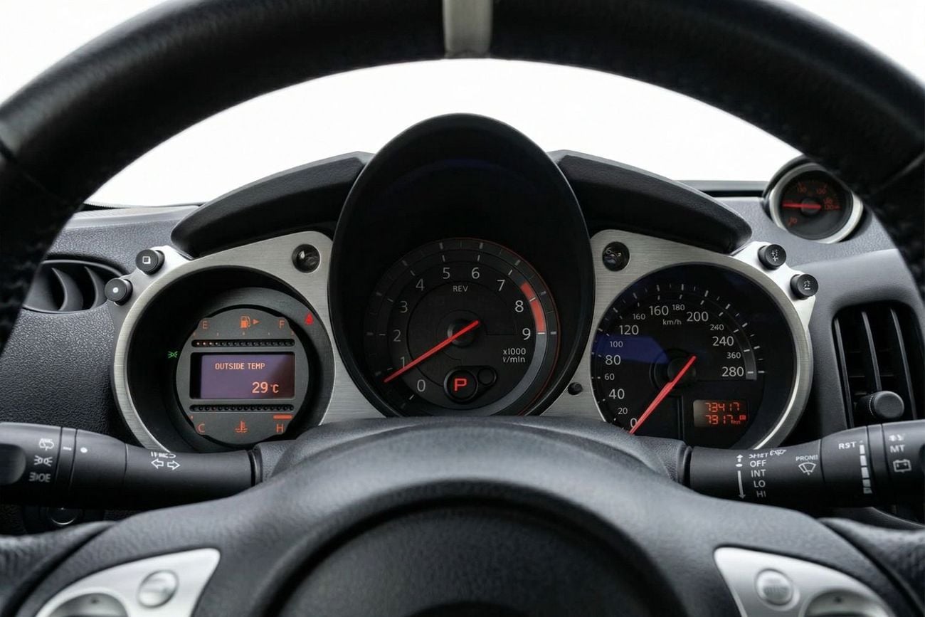 Nissan 370Z Std 3.7L (328 HP) A/T AED 2,302 P.M l 0% Downpayment l 370Z l 1 Owner l Excellent Condition