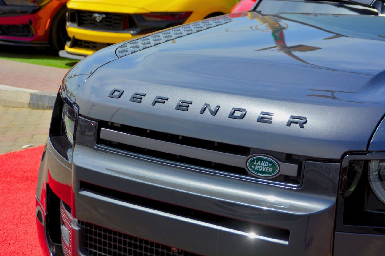 Land Rover Defender P400 90 X-Dynamic HSE 3.0L (5 Seater)