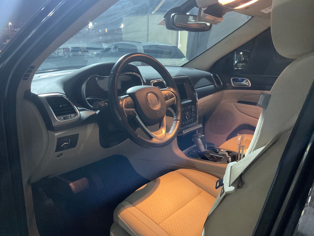 جيب جراند شيروكي Laredo | شامل الضمان | 0 ﺪﻔﻋﺓ ﺃﻮﻟﻯ