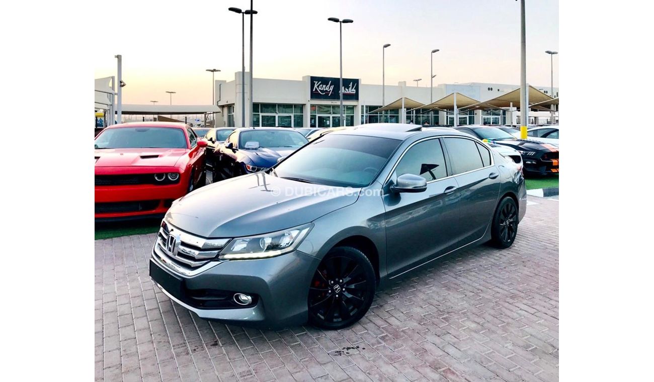 Used Honda Accord Available for sale 2015 for sale in Dubai 335882
