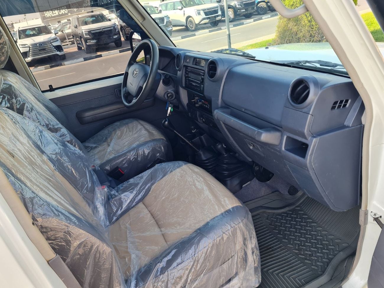 Toyota Land Cruiser Pick Up Double Cabin  Left Hand Drive Engine:  V6